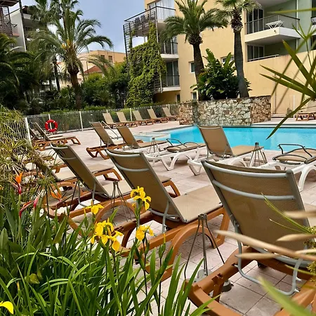 Family - Terrace - Parking - 4-5 People Apartment Antibes